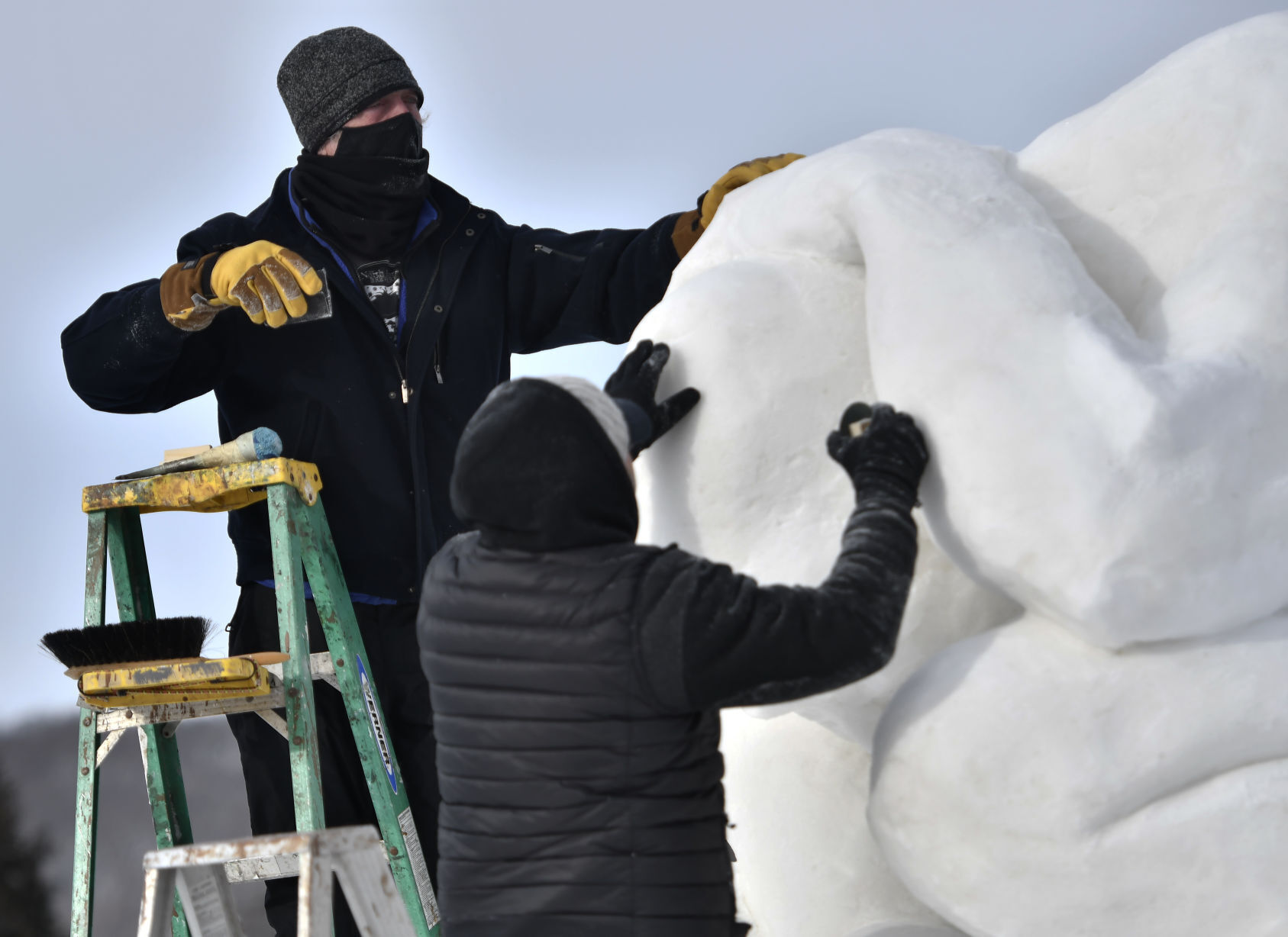 WINTERFEST SNOW SCULPTURES